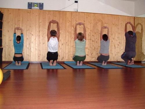 Yoga02 10 07  17 -563-800-600-100