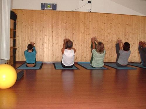 Yoga02 10 07  18 -564-800-600-100