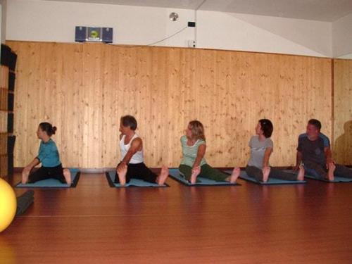Yoga02 10 07  34 -566-800-600-100