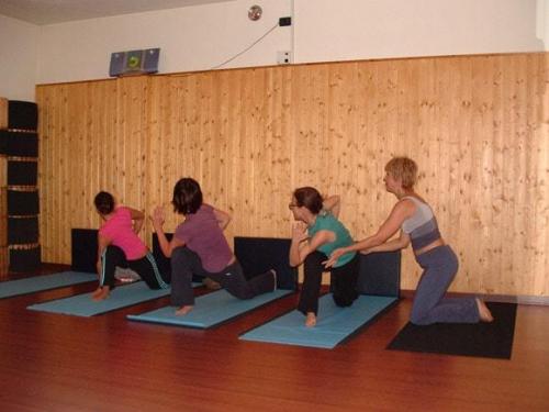 Yoga28 09 07  11 -572-800-600-100